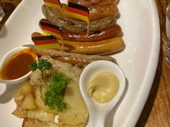 -1886德国汽车餐厅(外滩十六铺码头店)