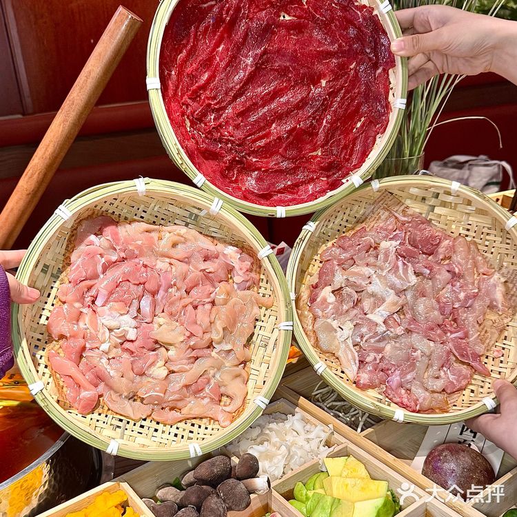 这锅菌汤鸡鲜到我连喝三碗！爱了云南风味！