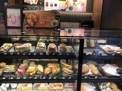 面包甜点陈列柜-星巴克(西藏路店)