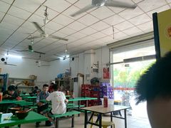 -明记砂煲美食(人民北路四十号大院店)