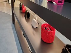 -BALENCIAGA(恒隆广场店)