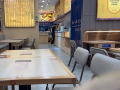-花馬肆.云南过桥米线(汉神购物广场现场熬汤店)