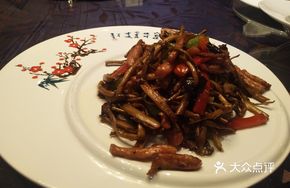 Stir-Fried Tender Beef with Tea Tree Mushrooms
