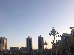 -乌兰湖畔草坪轻奢营地