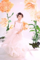 -芒果树国际儿童摄影(月亮河店)