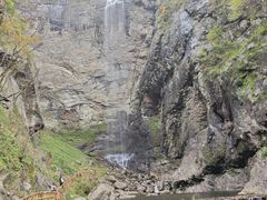 -燕子河大峡谷天坑仙境