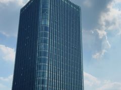 -上海跨国采购会展中心
