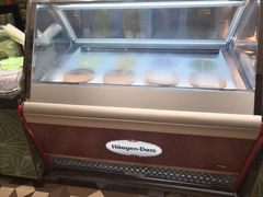 哈根达斯-钱小奴海鲜自助黑金店(杭州滨江龙湖店)