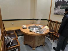 包厢-咱屯子铁锅炖直营店(南湖大路店)