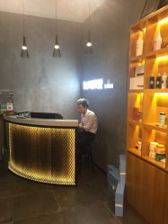 -时尚殿堂明星门店