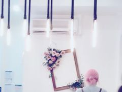 -FLOVIE FLORIST CAFE