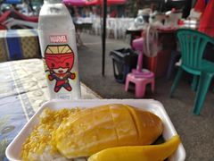 -芒果糯米饭摊子