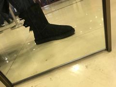 -UGG(燕莎奥特莱斯购物中心店)
