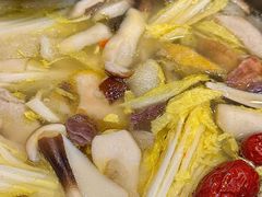 -香巴拉云南餐厅(华莱坞店)