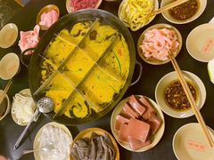 -岗上渣渣老火锅(两路口店)