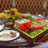面积特别大，是上海这里特别正宗的蒙古菜