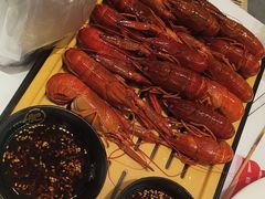 -肥肥虾庄·金牌油焖大虾(汉口城市广场店)