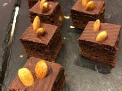 巧克力蛋糕-嘉年华大酒店琴湾-自助餐厅