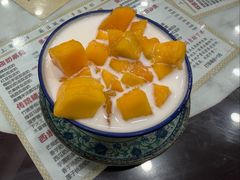 双皮奶拼芒果-荔芳传统糖水铺
