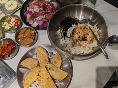 -山野的朋友露营炭火烤肉