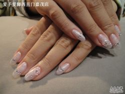 爱手爱脚-摩睫+皮肤管理·科学美容中心