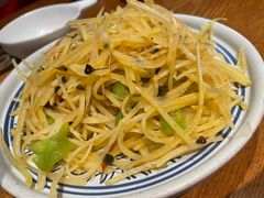 韭菜花炒土豆丝-云海肴·汽锅鸡·云南代表菜(天山百盛优客店)