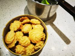 -明匠曲蛋糕西点屋(穗花新村店)