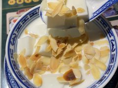 水牛奶杏仁豆腐-广信牛奶甜品世家(台东店)
