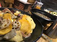 -万记麻辣烫国展总店