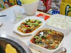 -鲁员外地锅鸡地锅鱼(古墩路店)