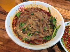 -万记麻辣烫国展总店