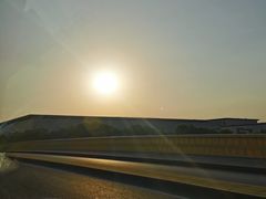 -卜蜂莲花-超市地下停车场