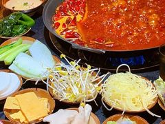 -渝嘴小老弟老火锅(华新村店)