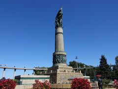 -人民防洪胜利纪念塔