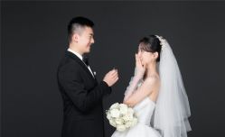 点击看大图 -挪娅婚纱摄影皇家会所