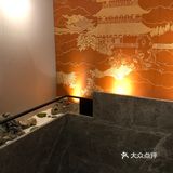 东方之门首家 360°湖景餐厅
