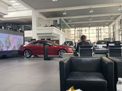 -上海星瀚奔驰4S店(红柳路店)