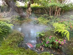 -Chom Cafe and Restaurant