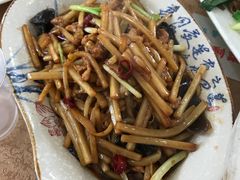 鱼香肉丝-阿木怪味牛骨头