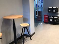 用餐区-瑞幸咖啡(人民路店)