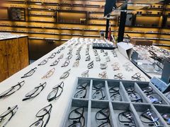 -罗伯特眼镜·蔡司官方授权(罗湖国贸店)