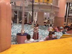 -奈尔宝家庭中心·亲子餐厅(鄞州万达店)