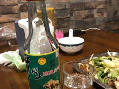 白牛二小瓶-威海小海鲜大排档胖哥烧烤(双井店)