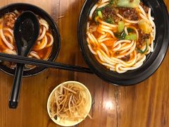 -丽虹云南过桥米线(兴工街店)