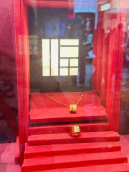 -周大福CHOW TAI FOOK(宝山苏宁易购店)