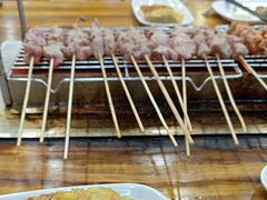 -哈尔滨小酒馆·鲜肉现穿自助烧烤(康新花园店)