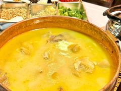 -鲜入围煮花胶鸡海鲜火锅