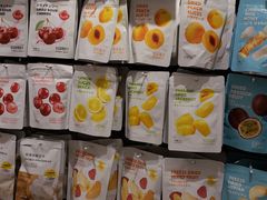 -名创优品(北京新中关购物中心地铁层店)