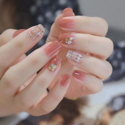 -悦指间美甲美睫