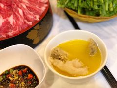 -鲜入围煮花胶鸡海鲜火锅
